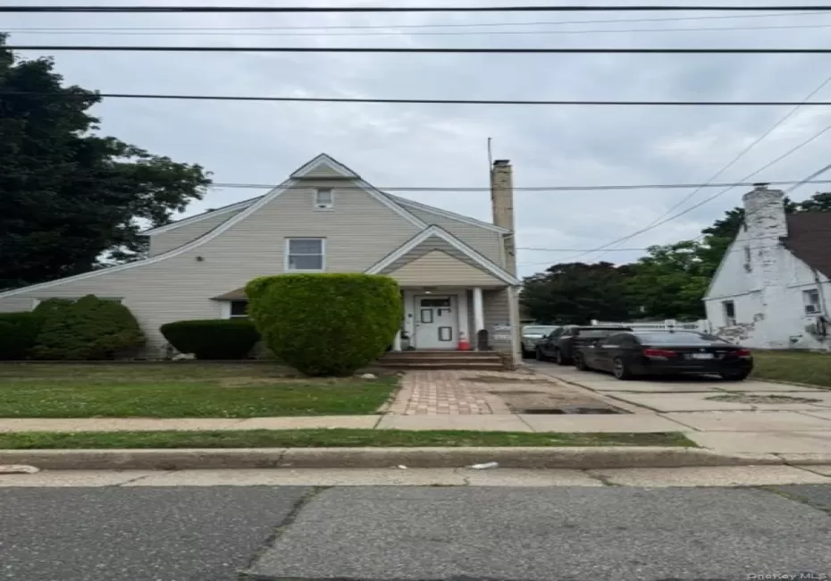 117 Warner Avenue, Hempstead, NY, 3 Bedrooms Bedrooms, 7 Rooms Rooms,2 BathroomsBathrooms,Residential,For Rent,Warner,0,1022505 117 Warner Avenue, Hempstead, NY, 3 Bedrooms Bedrooms, 7 Rooms Rooms,2 BathroomsBathrooms,Residential,For Rent,Warner,0,1022505