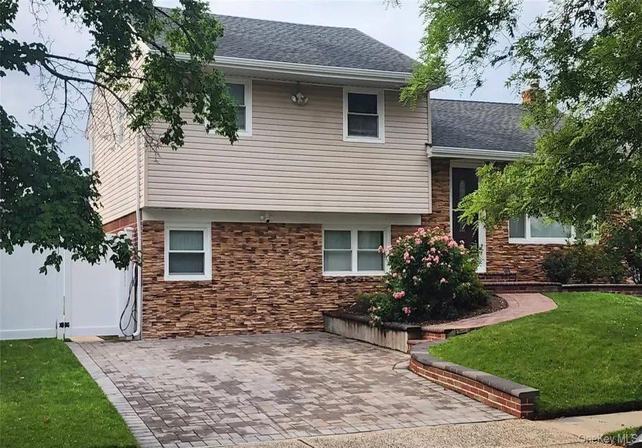 16 Cumberland Road, Oyster Bay, NY, 3 Bedrooms Bedrooms, 10 Rooms Rooms,2 BathroomsBathrooms,Residential,For Rent,Cumberland,0,1019604 16 Cumberland Road, Oyster Bay, NY, 3 Bedrooms Bedrooms, 10 Rooms Rooms,2 BathroomsBathrooms,Residential,For Rent,Cumberland,0,1019604