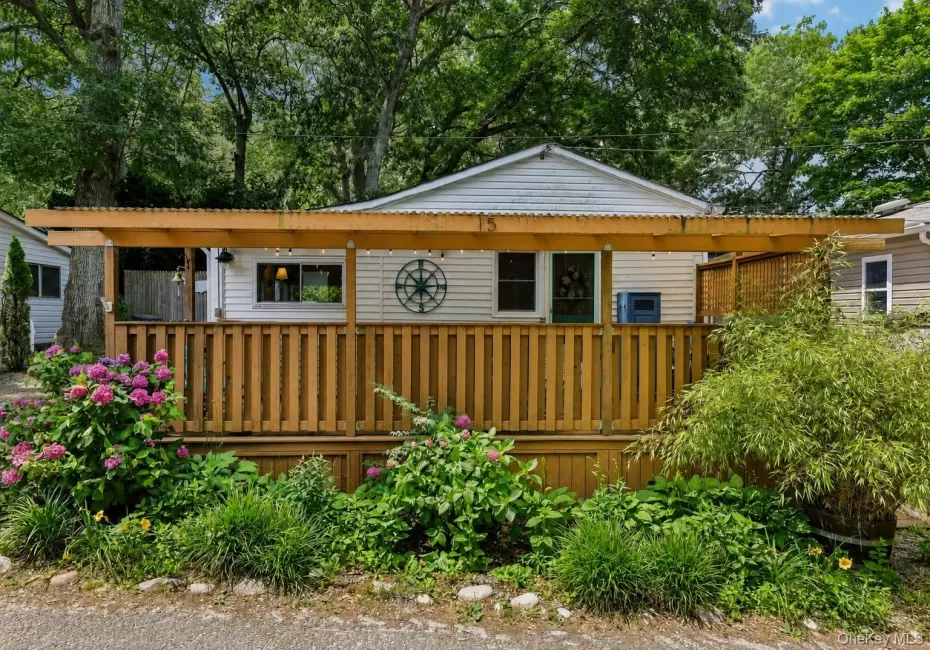 15 Whalers Path, Riverhead, NY, 2 Bedrooms Bedrooms, 4 Rooms Rooms,1 BathroomBathrooms,Residential,For Rent,Whalers,0,1022350 15 Whalers Path, Riverhead, NY, 2 Bedrooms Bedrooms, 4 Rooms Rooms,1 BathroomBathrooms,Residential,For Rent,Whalers,0,1022350