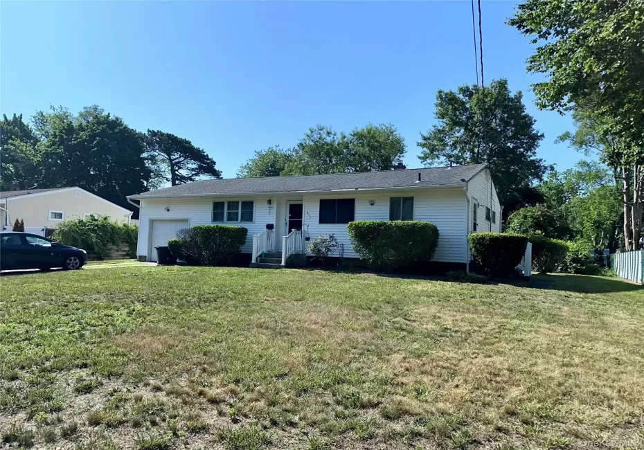 617 Freeman Avenue, Islip, NY, 3 Bedrooms Bedrooms, 6 Rooms Rooms,1 BathroomBathrooms,Residential,For Rent,Freeman,0,1022537 617 Freeman Avenue, Islip, NY, 3 Bedrooms Bedrooms, 6 Rooms Rooms,1 BathroomBathrooms,Residential,For Rent,Freeman,0,1022537