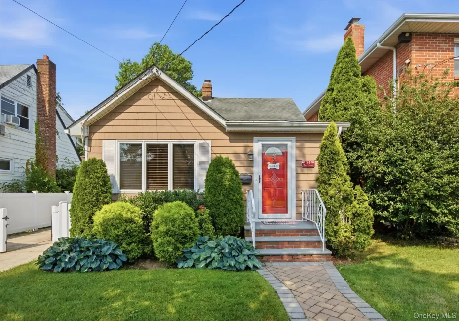 194 Willis Avenue, Hempstead, NY, 3 Bedrooms Bedrooms, 5 Rooms Rooms,2 BathroomsBathrooms,Residential,For Rent,Willis,0,1017974 194 Willis Avenue, Hempstead, NY, 3 Bedrooms Bedrooms, 5 Rooms Rooms,2 BathroomsBathrooms,Residential,For Rent,Willis,0,1017974