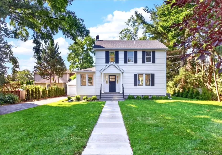 118 Willow Street, North Hempstead, NY, 3 Bedrooms Bedrooms, 8 Rooms Rooms,2 BathroomsBathrooms,Residential,For Rent,Willow,0,1022036 118 Willow Street, North Hempstead, NY, 3 Bedrooms Bedrooms, 8 Rooms Rooms,2 BathroomsBathrooms,Residential,For Rent,Willow,0,1022036