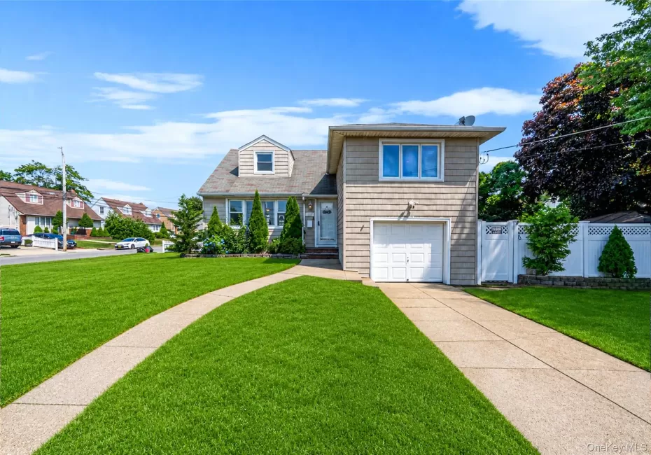 106 Casino Street, Hempstead, NY, 3 Bedrooms Bedrooms, 7 Rooms Rooms,1 BathroomBathrooms,Residential,For Rent,Casino,0,1021626 106 Casino Street, Hempstead, NY, 3 Bedrooms Bedrooms, 7 Rooms Rooms,1 BathroomBathrooms,Residential,For Rent,Casino,0,1021626