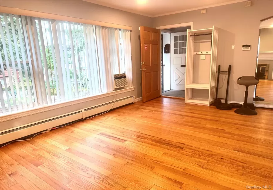18 Linden Street, North Hempstead, NY, 2 Bedrooms Bedrooms, 5 Rooms Rooms,1 BathroomBathrooms,Residential Lease,For Rent,Linden,0,1022652 18 Linden Street, North Hempstead, NY, 2 Bedrooms Bedrooms, 5 Rooms Rooms,1 BathroomBathrooms,Residential Lease,For Rent,Linden,0,1022652