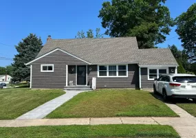 7 Mindy Lane, Oyster Bay, NY, 4 Bedrooms Bedrooms, 7 Rooms Rooms,2 BathroomsBathrooms,Residential Lease,For Rent,Mindy,0,1006056 7 Mindy Lane, Oyster Bay, NY, 4 Bedrooms Bedrooms, 7 Rooms Rooms,2 BathroomsBathrooms,Residential Lease,For Rent,Mindy,0,1006056