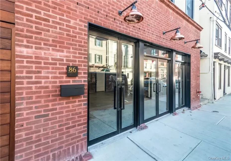 Welcome to 86 Main Street, Apartment #2 Welcome to 86 Main Street, Apartment #2