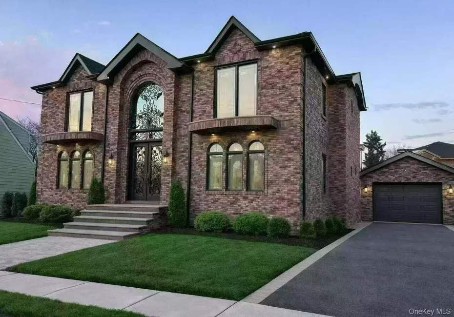 946 Cherry Lane, North Hempstead, NY, 5 Bedrooms Bedrooms, 12 Rooms Rooms,4 BathroomsBathrooms,Residential,For Rent,Cherry,0,1020350 946 Cherry Lane, North Hempstead, NY, 5 Bedrooms Bedrooms, 12 Rooms Rooms,4 BathroomsBathrooms,Residential,For Rent,Cherry,0,1020350