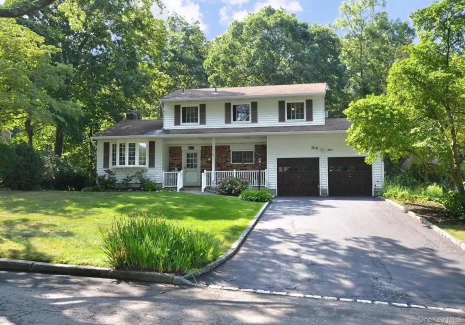 39 Sheryl Crescent, Smithtown, NY, 5 Bedrooms Bedrooms, 8 Rooms Rooms,3 BathroomsBathrooms,Residential,For Rent,Sheryl,0,1021153 39 Sheryl Crescent, Smithtown, NY, 5 Bedrooms Bedrooms, 8 Rooms Rooms,3 BathroomsBathrooms,Residential,For Rent,Sheryl,0,1021153