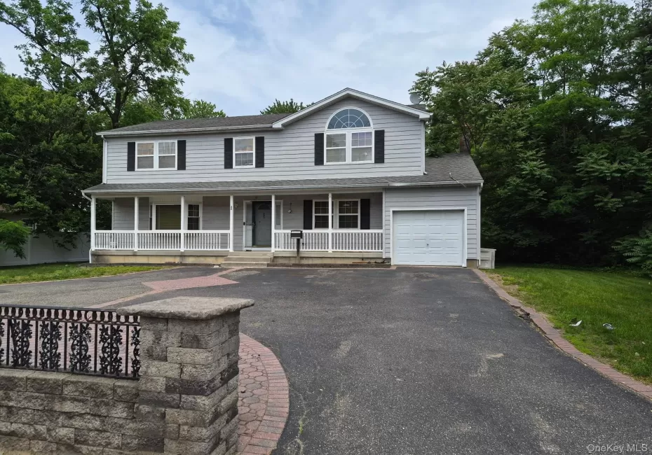 25 Mount Avenue, Babylon, NY, 4 Bedrooms Bedrooms, 8 Rooms Rooms,3 BathroomsBathrooms,Residential,For Rent,Mount,0,1011254 25 Mount Avenue, Babylon, NY, 4 Bedrooms Bedrooms, 8 Rooms Rooms,3 BathroomsBathrooms,Residential,For Rent,Mount,0,1011254