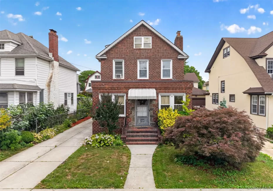 43-23 167th Street, New York, NY, 3 Bedrooms Bedrooms, 11 Rooms Rooms,1 BathroomBathrooms,Residential,For Rent,167th,0,1021224 43-23 167th Street, New York, NY, 3 Bedrooms Bedrooms, 11 Rooms Rooms,1 BathroomBathrooms,Residential,For Rent,167th,0,1021224