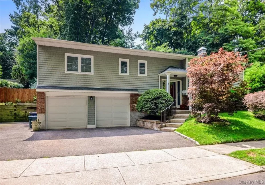 5 Avdon Lane, Huntington, NY, 4 Bedrooms Bedrooms, 8 Rooms Rooms,3 BathroomsBathrooms,Residential Lease,For Rent,Avdon,0,1019601 5 Avdon Lane, Huntington, NY, 4 Bedrooms Bedrooms, 8 Rooms Rooms,3 BathroomsBathrooms,Residential Lease,For Rent,Avdon,0,1019601
