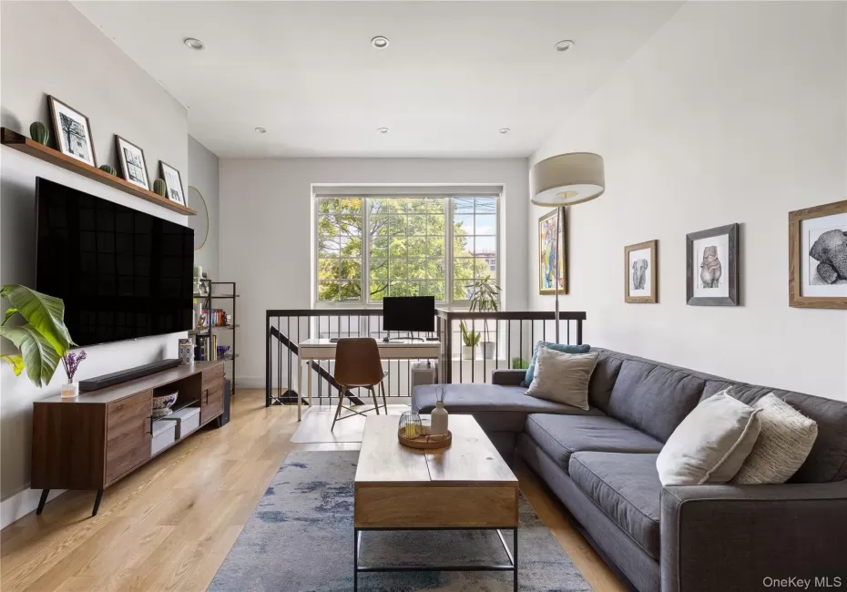 5-30 47th Avenue, New York, NY, 3 Rooms Rooms,1 BathroomBathrooms,Residential,For Rent,47th,0,1022673 5-30 47th Avenue, New York, NY, 3 Rooms Rooms,1 BathroomBathrooms,Residential,For Rent,47th,0,1022673