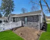 25 Miller Street, Glen Cove, NY, 2 Bedrooms Bedrooms, 4 Rooms Rooms,1 BathroomBathrooms,Residential Lease,For Rent,Miller,0,1019660 25 Miller Street, Glen Cove, NY, 2 Bedrooms Bedrooms, 4 Rooms Rooms,1 BathroomBathrooms,Residential Lease,For Rent,Miller,0,1019660