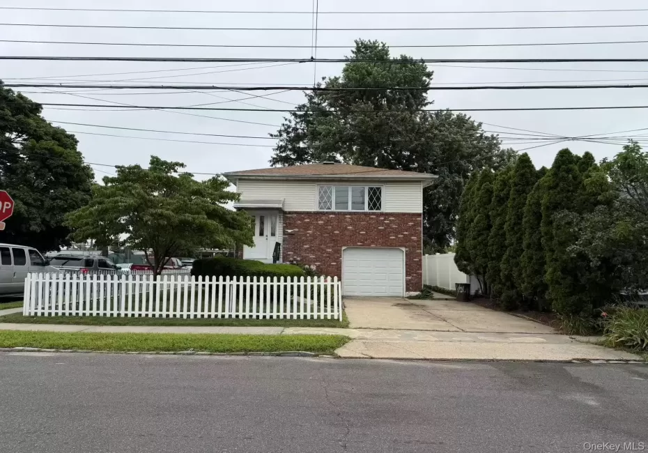 858 Oliver Avenue, North Hempstead, NY, 5 Bedrooms Bedrooms, 9 Rooms Rooms,2 BathroomsBathrooms,Residential,For Rent,Oliver,0,1023008 858 Oliver Avenue, North Hempstead, NY, 5 Bedrooms Bedrooms, 9 Rooms Rooms,2 BathroomsBathrooms,Residential,For Rent,Oliver,0,1023008