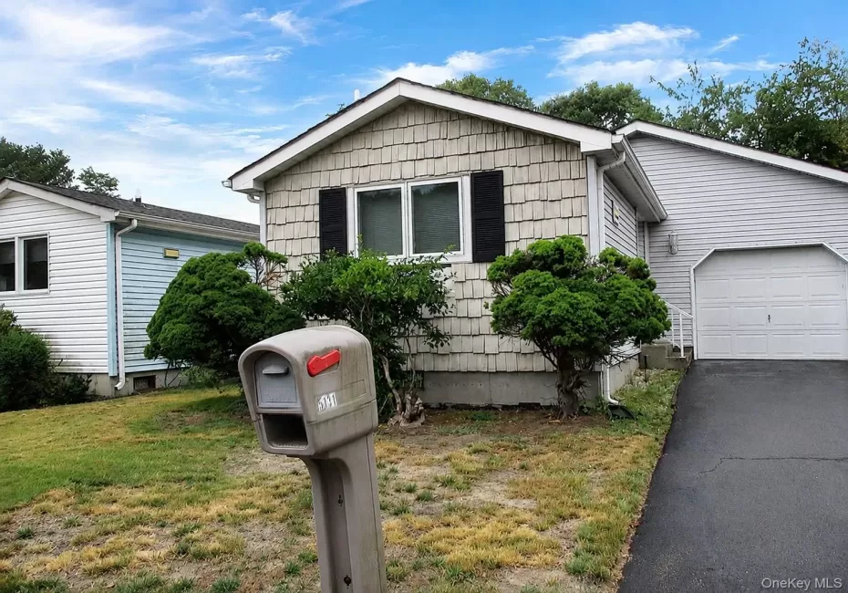 5131 Village Circle, Brookhaven, NY, 2 Bedrooms Bedrooms, 6 Rooms Rooms,1 BathroomBathrooms,Residential,For Rent,Village,0,1021408 5131 Village Circle, Brookhaven, NY, 2 Bedrooms Bedrooms, 6 Rooms Rooms,1 BathroomBathrooms,Residential,For Rent,Village,0,1021408