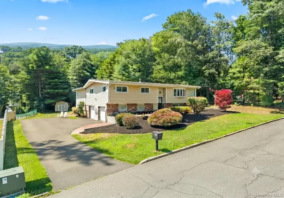 84 Deltic Road, Clarkstown, NY, 5 Bedrooms Bedrooms, 9 Rooms Rooms,2 BathroomsBathrooms,Residential,For Rent,Deltic,0,1020280 84 Deltic Road, Clarkstown, NY, 5 Bedrooms Bedrooms, 9 Rooms Rooms,2 BathroomsBathrooms,Residential,For Rent,Deltic,0,1020280