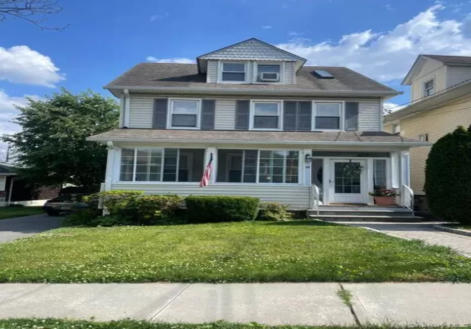 14 Flower Street, New Rochelle, NY, 1 Bedroom Bedrooms, 5 Rooms Rooms,2 BathroomsBathrooms,Residential Lease,For Rent,Flower,0,1013985 14 Flower Street, New Rochelle, NY, 1 Bedroom Bedrooms, 5 Rooms Rooms,2 BathroomsBathrooms,Residential Lease,For Rent,Flower,0,1013985