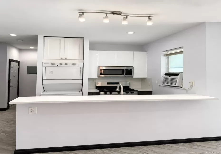 7305 Metropolitan Avenue, New York, NY, 2 Bedrooms Bedrooms, 4 Rooms Rooms,1 BathroomBathrooms,Residential Lease,For Rent,Metropolitan,0,1023130 7305 Metropolitan Avenue, New York, NY, 2 Bedrooms Bedrooms, 4 Rooms Rooms,1 BathroomBathrooms,Residential Lease,For Rent,Metropolitan,0,1023130