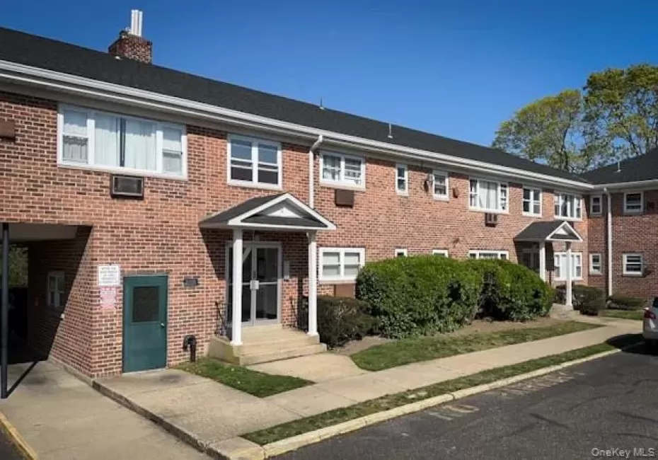 92 South Clinton Avenue, Islip, NY, 1 Bedroom Bedrooms, 4 Rooms Rooms,1 BathroomBathrooms,Residential Lease,For Rent,South Clinton,0,1023482 92 South Clinton Avenue, Islip, NY, 1 Bedroom Bedrooms, 4 Rooms Rooms,1 BathroomBathrooms,Residential Lease,For Rent,South Clinton,0,1023482