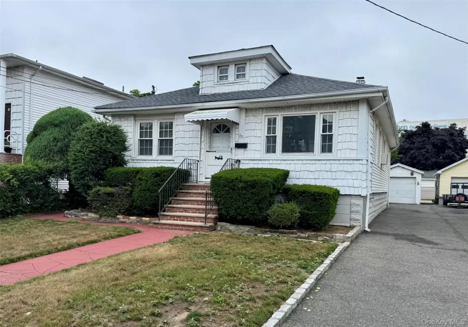 121 Lyon Place, Hempstead, NY, 2 Bedrooms Bedrooms, 5 Rooms Rooms,1 BathroomBathrooms,Residential Lease,For Rent,Lyon,0,1023440 121 Lyon Place, Hempstead, NY, 2 Bedrooms Bedrooms, 5 Rooms Rooms,1 BathroomBathrooms,Residential Lease,For Rent,Lyon,0,1023440