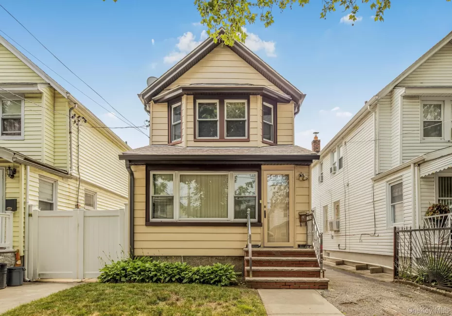 9036 209th Street, New York, NY, 3 Bedrooms Bedrooms, 7 Rooms Rooms,1 BathroomBathrooms,Residential,For Rent,209th,0,1014235 9036 209th Street, New York, NY, 3 Bedrooms Bedrooms, 7 Rooms Rooms,1 BathroomBathrooms,Residential,For Rent,209th,0,1014235