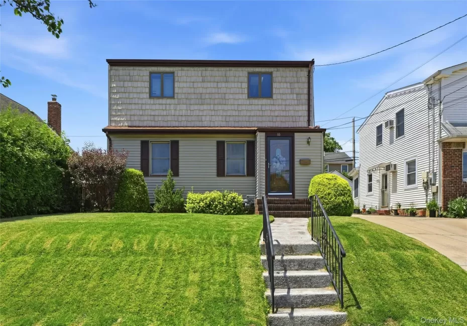 65 Moore Street, North Hempstead, NY, 4 Bedrooms Bedrooms, 10 Rooms Rooms,2 BathroomsBathrooms,Residential,For Rent,Moore,0,1019743 65 Moore Street, North Hempstead, NY, 4 Bedrooms Bedrooms, 10 Rooms Rooms,2 BathroomsBathrooms,Residential,For Rent,Moore,0,1019743