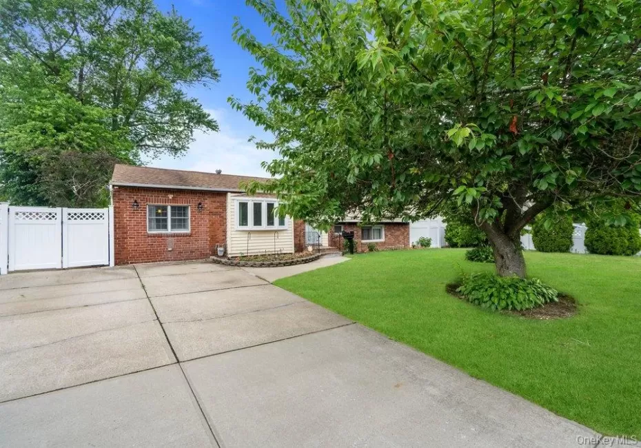 282 W 22nd Street, Babylon, NY, 3 Bedrooms Bedrooms, 9 Rooms Rooms,2 BathroomsBathrooms,Residential,For Rent,W 22nd Street,0,1009777 282 W 22nd Street, Babylon, NY, 3 Bedrooms Bedrooms, 9 Rooms Rooms,2 BathroomsBathrooms,Residential,For Rent,W 22nd Street,0,1009777