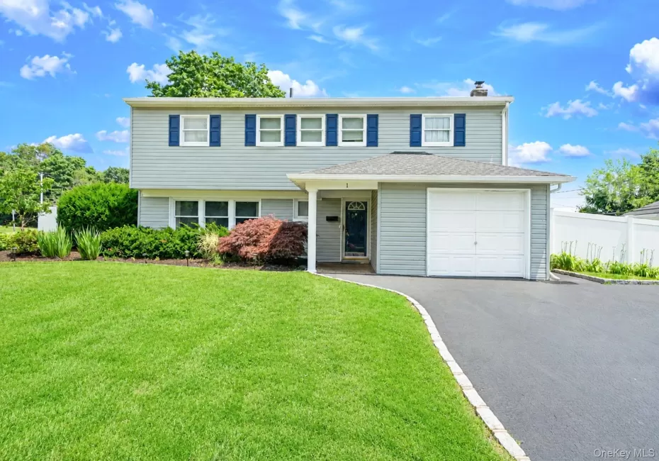 1 Blue Spruce Lane, Smithtown, NY, 3 Bedrooms Bedrooms, 8 Rooms Rooms,2 BathroomsBathrooms,Residential,For Rent,Blue Spruce,0,1021591 1 Blue Spruce Lane, Smithtown, NY, 3 Bedrooms Bedrooms, 8 Rooms Rooms,2 BathroomsBathrooms,Residential,For Rent,Blue Spruce,0,1021591