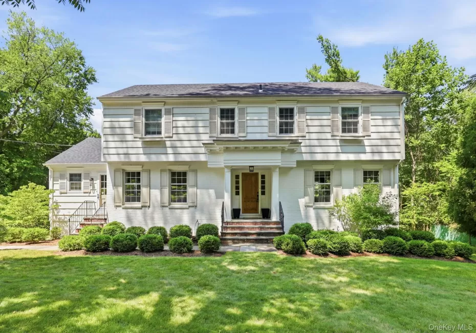 Graciously updated and maintained Classic 4-Bedroom Center Hall Colonial Graciously updated and maintained Classic 4-Bedroom Center Hall Colonial