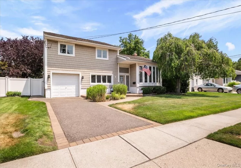 215 Boston Avenue, Oyster Bay, NY, 4 Bedrooms Bedrooms, 9 Rooms Rooms,2 BathroomsBathrooms,Residential,For Rent,Boston,0,1021211 215 Boston Avenue, Oyster Bay, NY, 4 Bedrooms Bedrooms, 9 Rooms Rooms,2 BathroomsBathrooms,Residential,For Rent,Boston,0,1021211