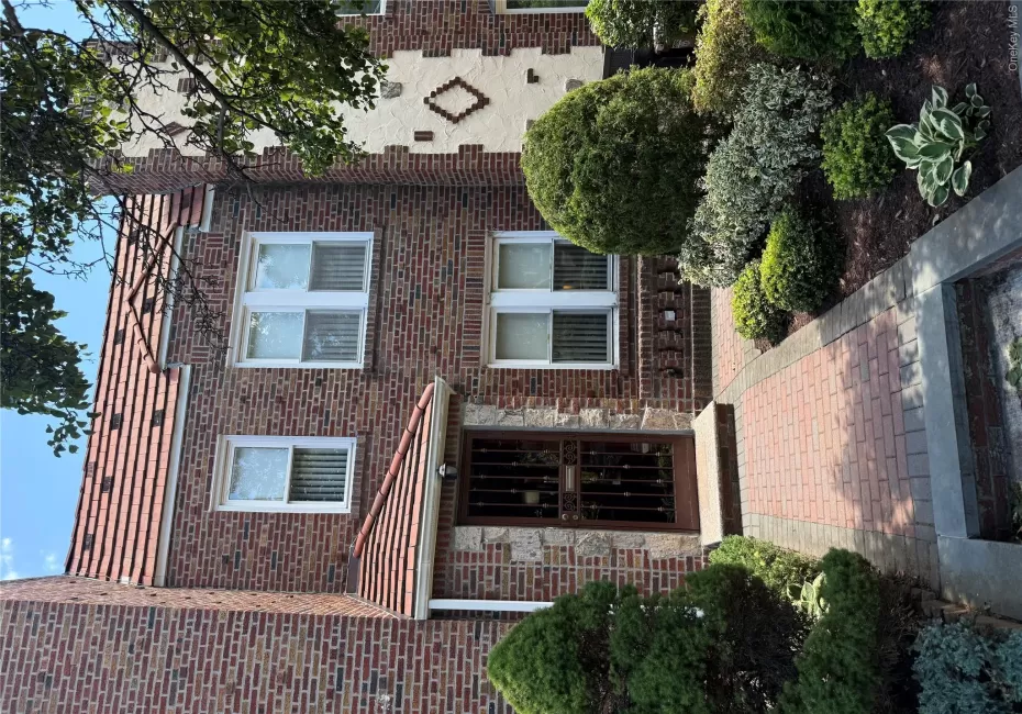 64-23 84th Street, New York, NY, 4 Bedrooms Bedrooms, 8 Rooms Rooms,2 BathroomsBathrooms,Residential,For Rent,84th,0,1023100 64-23 84th Street, New York, NY, 4 Bedrooms Bedrooms, 8 Rooms Rooms,2 BathroomsBathrooms,Residential,For Rent,84th,0,1023100