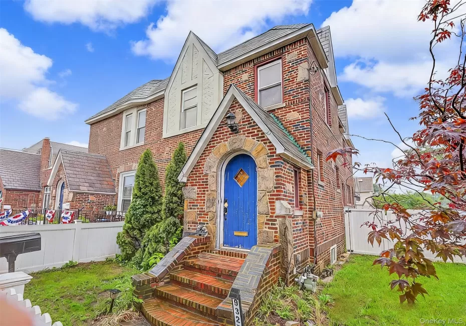 9327 244th Street, Hempstead, NY, 3 Bedrooms Bedrooms, 8 Rooms Rooms,1 BathroomBathrooms,Residential,For Rent,244th,0,1022633 9327 244th Street, Hempstead, NY, 3 Bedrooms Bedrooms, 8 Rooms Rooms,1 BathroomBathrooms,Residential,For Rent,244th,0,1022633