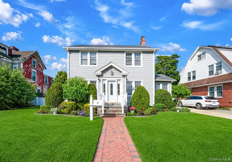 27 Hilbert Street, Hempstead, NY, 3 Bedrooms Bedrooms, 9 Rooms Rooms,1 BathroomBathrooms,Residential,For Rent,Hilbert,0,1020873 27 Hilbert Street, Hempstead, NY, 3 Bedrooms Bedrooms, 9 Rooms Rooms,1 BathroomBathrooms,Residential,For Rent,Hilbert,0,1020873