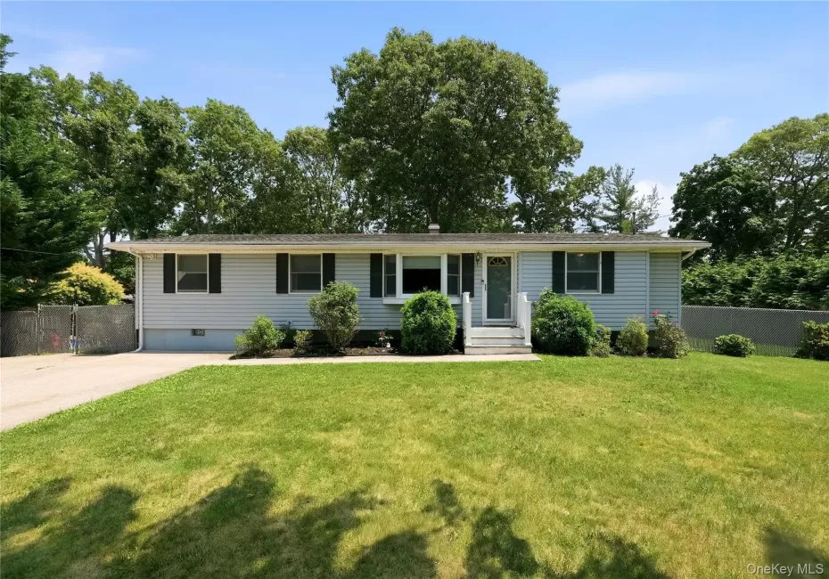 3 Herd Lane, Brookhaven, NY, 4 Bedrooms Bedrooms, 8 Rooms Rooms,2 BathroomsBathrooms,Residential,For Rent,Herd,0,1022868 3 Herd Lane, Brookhaven, NY, 4 Bedrooms Bedrooms, 8 Rooms Rooms,2 BathroomsBathrooms,Residential,For Rent,Herd,0,1022868