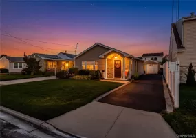 30 Elm Street, Oyster Bay, NY, 3 Bedrooms Bedrooms, 5 Rooms Rooms,1 BathroomBathrooms,Residential,For Rent,Elm,0,1017331 30 Elm Street, Oyster Bay, NY, 3 Bedrooms Bedrooms, 5 Rooms Rooms,1 BathroomBathrooms,Residential,For Rent,Elm,0,1017331