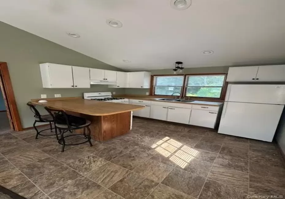 49A Madison Street, Brookhaven, NY, 1 Bedroom Bedrooms, 3 Rooms Rooms,1 BathroomBathrooms,Residential Lease,For Rent,Madison,0,1022136 49A Madison Street, Brookhaven, NY, 1 Bedroom Bedrooms, 3 Rooms Rooms,1 BathroomBathrooms,Residential Lease,For Rent,Madison,0,1022136