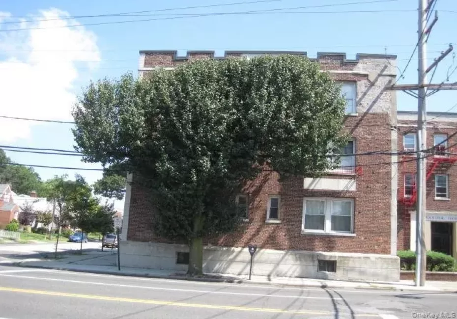 477 Merrick Road, Hempstead, NY, 1 Bedroom Bedrooms, 1 Room Rooms,1 BathroomBathrooms,Residential Lease,For Rent,Merrick,0,1022022 477 Merrick Road, Hempstead, NY, 1 Bedroom Bedrooms, 1 Room Rooms,1 BathroomBathrooms,Residential Lease,For Rent,Merrick,0,1022022