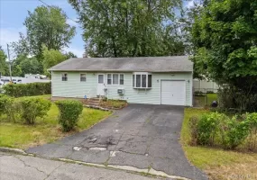 1680 Pine Acres Boulevard, Islip, NY, 3 Bedrooms Bedrooms, 6 Rooms Rooms,2 BathroomsBathrooms,Residential,For Rent,Pine Acres,0,1017376 1680 Pine Acres Boulevard, Islip, NY, 3 Bedrooms Bedrooms, 6 Rooms Rooms,2 BathroomsBathrooms,Residential,For Rent,Pine Acres,0,1017376