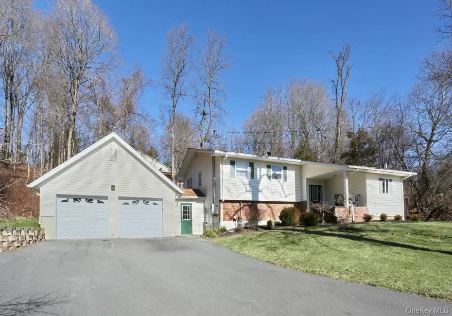 9 Charlotte Drive, Ramapo, NY, 5 Bedrooms Bedrooms, 9 Rooms Rooms,3 BathroomsBathrooms,Residential,For Rent,Charlotte,0,1023150 9 Charlotte Drive, Ramapo, NY, 5 Bedrooms Bedrooms, 9 Rooms Rooms,3 BathroomsBathrooms,Residential,For Rent,Charlotte,0,1023150