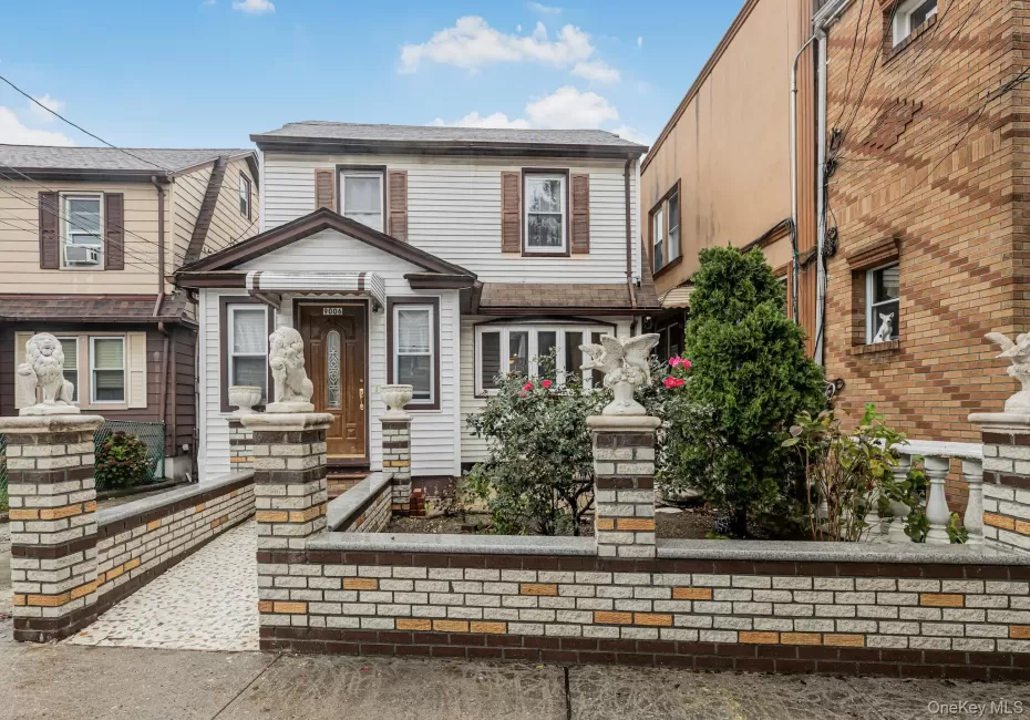 9006 107th Avenue, New York, NY, 4 Bedrooms Bedrooms, 6 Rooms Rooms,2 BathroomsBathrooms,Residential,For Rent,107th,0,1021993 9006 107th Avenue, New York, NY, 4 Bedrooms Bedrooms, 6 Rooms Rooms,2 BathroomsBathrooms,Residential,For Rent,107th,0,1021993