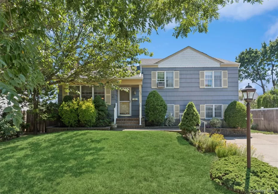 602 Syracuse Avenue, Oyster Bay, NY, 6 Bedrooms Bedrooms, 12 Rooms Rooms,3 BathroomsBathrooms,Residential,For Rent,Syracuse,0,1007787 602 Syracuse Avenue, Oyster Bay, NY, 6 Bedrooms Bedrooms, 12 Rooms Rooms,3 BathroomsBathrooms,Residential,For Rent,Syracuse,0,1007787