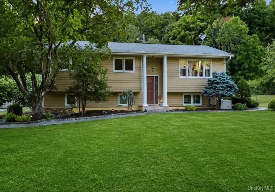 415 Allview Avenue, Southeast, NY, 3 Bedrooms Bedrooms, 7 Rooms Rooms,2 BathroomsBathrooms,Residential,For Rent,Allview,0,1019362 415 Allview Avenue, Southeast, NY, 3 Bedrooms Bedrooms, 7 Rooms Rooms,2 BathroomsBathrooms,Residential,For Rent,Allview,0,1019362