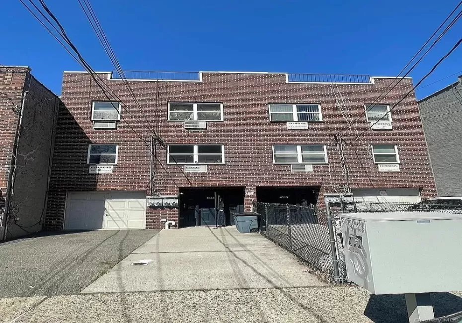 1395 Sutter Avenue, New York, NY, 8 Bedrooms Bedrooms, 16 Rooms Rooms,4 BathroomsBathrooms,Residential,For Rent,Sutter,0,1023342 1395 Sutter Avenue, New York, NY, 8 Bedrooms Bedrooms, 16 Rooms Rooms,4 BathroomsBathrooms,Residential,For Rent,Sutter,0,1023342