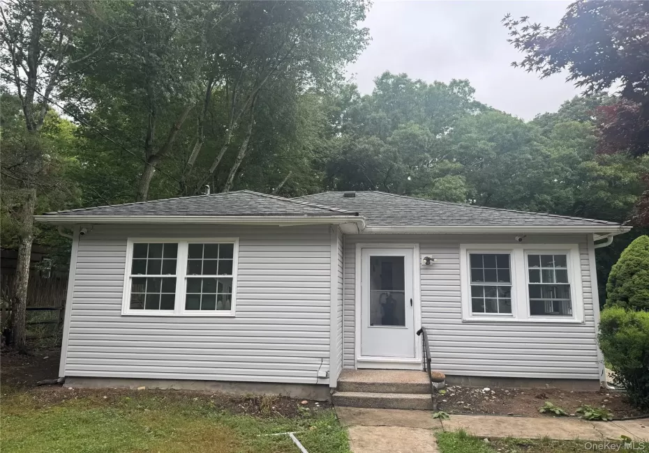7 Candido Avenue, Brookhaven, NY, 3 Bedrooms Bedrooms, 5 Rooms Rooms,1 BathroomBathrooms,Residential,For Rent,Candido,0,1023324 7 Candido Avenue, Brookhaven, NY, 3 Bedrooms Bedrooms, 5 Rooms Rooms,1 BathroomBathrooms,Residential,For Rent,Candido,0,1023324