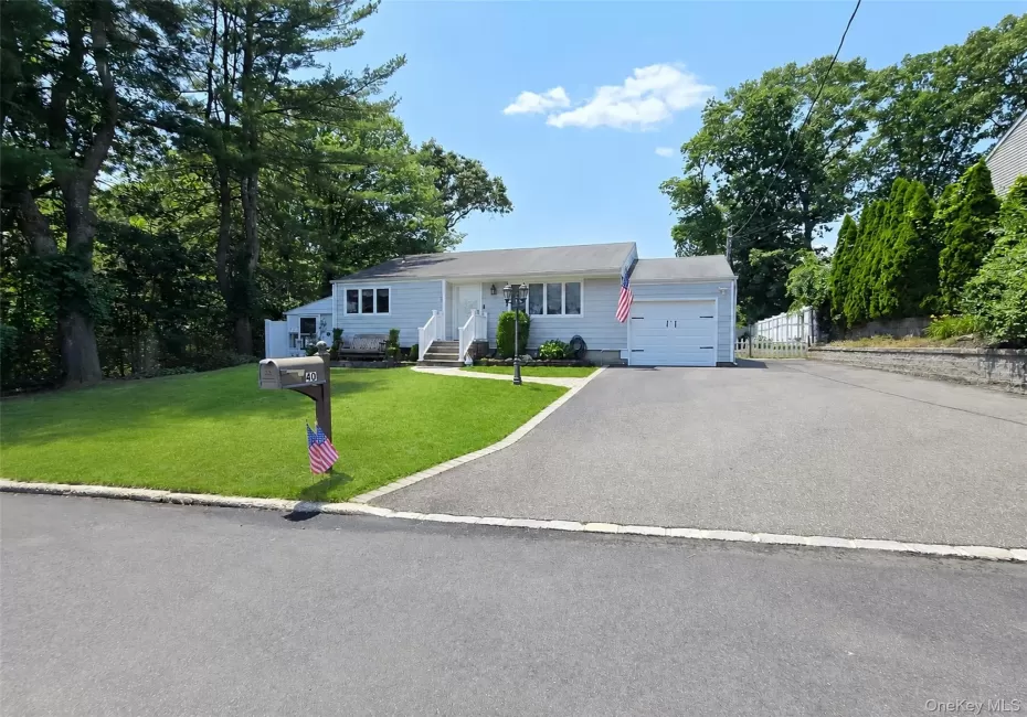 40 Sarah Drive, Brookhaven, NY, 3 Bedrooms Bedrooms, 5 Rooms Rooms,1 BathroomBathrooms,Residential,For Rent,Sarah,0,1023300 40 Sarah Drive, Brookhaven, NY, 3 Bedrooms Bedrooms, 5 Rooms Rooms,1 BathroomBathrooms,Residential,For Rent,Sarah,0,1023300