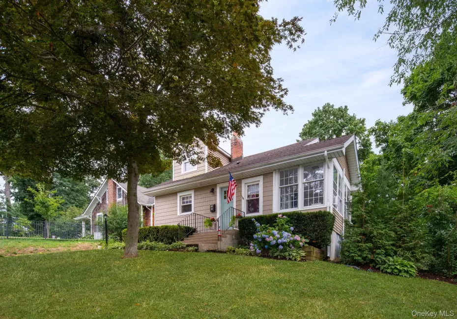26 Fairmount Street, Huntington, NY, 4 Bedrooms Bedrooms, 7 Rooms Rooms,2 BathroomsBathrooms,Residential,For Rent,Fairmount,0,1022330 26 Fairmount Street, Huntington, NY, 4 Bedrooms Bedrooms, 7 Rooms Rooms,2 BathroomsBathrooms,Residential,For Rent,Fairmount,0,1022330