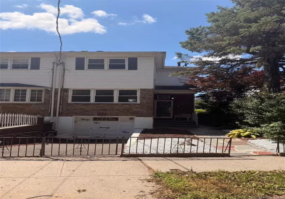3224 Watt Avenue, New York, NY, 3 Bedrooms Bedrooms, 5 Rooms Rooms,1 BathroomBathrooms,Residential,For Rent,Watt,0,1023519 3224 Watt Avenue, New York, NY, 3 Bedrooms Bedrooms, 5 Rooms Rooms,1 BathroomBathrooms,Residential,For Rent,Watt,0,1023519