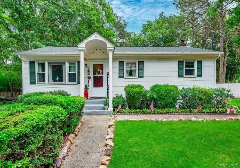 235 Highview Drive, Brookhaven, NY, 3 Bedrooms Bedrooms, 5 Rooms Rooms,2 BathroomsBathrooms,Residential,For Rent,Highview,0,1023500 235 Highview Drive, Brookhaven, NY, 3 Bedrooms Bedrooms, 5 Rooms Rooms,2 BathroomsBathrooms,Residential,For Rent,Highview,0,1023500