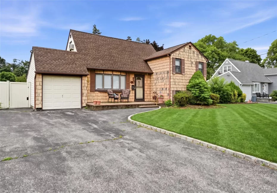 1440 Lincoln Boulevard, Islip, NY, 3 Bedrooms Bedrooms, 10 Rooms Rooms,1 BathroomBathrooms,Residential,For Rent,Lincoln,0,1023532 1440 Lincoln Boulevard, Islip, NY, 3 Bedrooms Bedrooms, 10 Rooms Rooms,1 BathroomBathrooms,Residential,For Rent,Lincoln,0,1023532