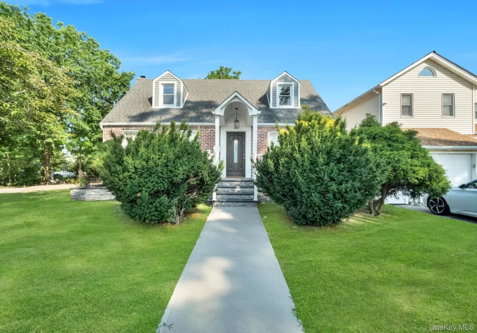 102 Strattford Road, North Hempstead, NY, 4 Bedrooms Bedrooms, 6 Rooms Rooms,2 BathroomsBathrooms,Residential,For Rent,Strattford,0,1022963 102 Strattford Road, North Hempstead, NY, 4 Bedrooms Bedrooms, 6 Rooms Rooms,2 BathroomsBathrooms,Residential,For Rent,Strattford,0,1022963